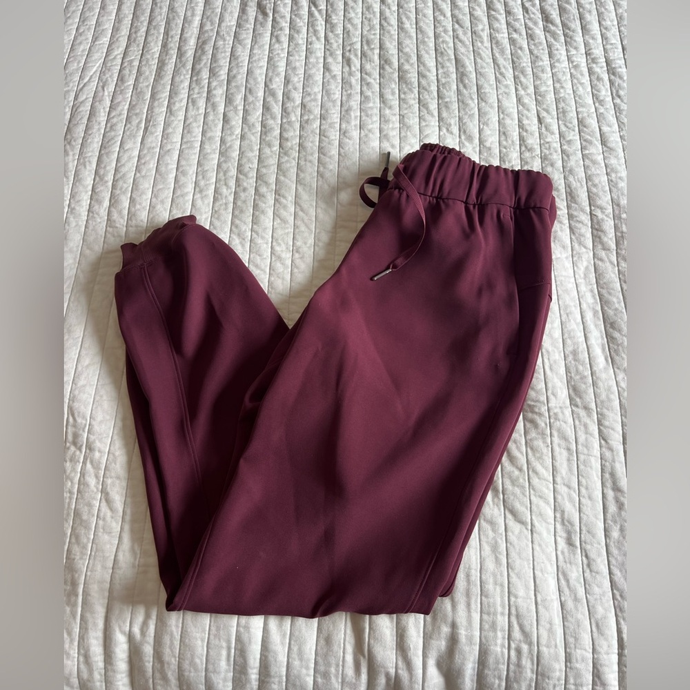 Women’s Lululemon joggers!